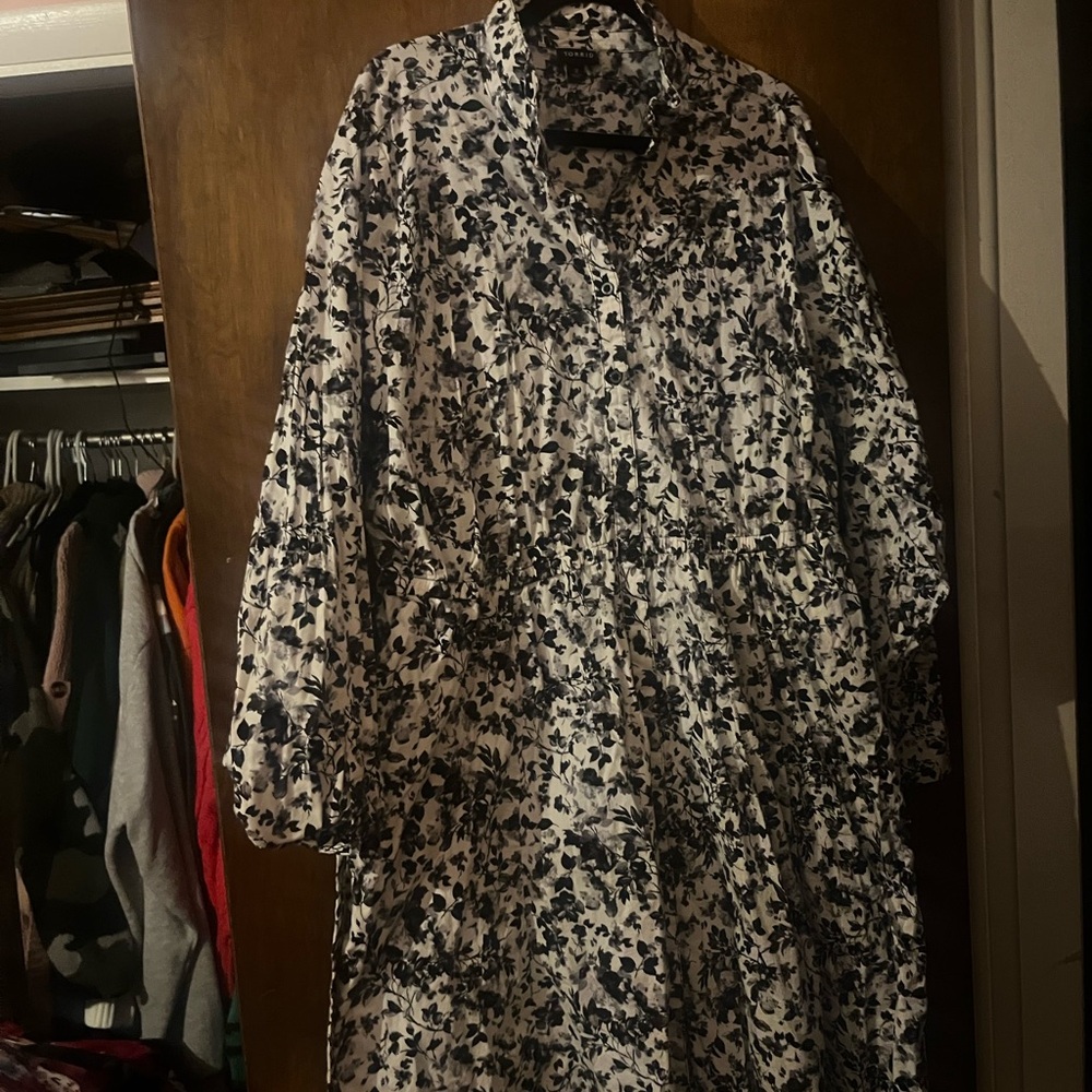 Torrid Black and White Floral Long Sleeve Dress